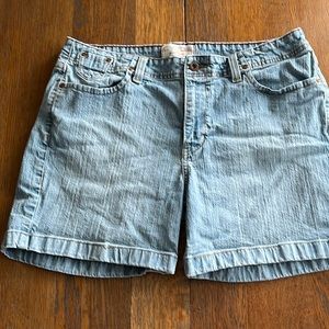 Levi Strauss Signature Jean Shorts light wash size misses 14